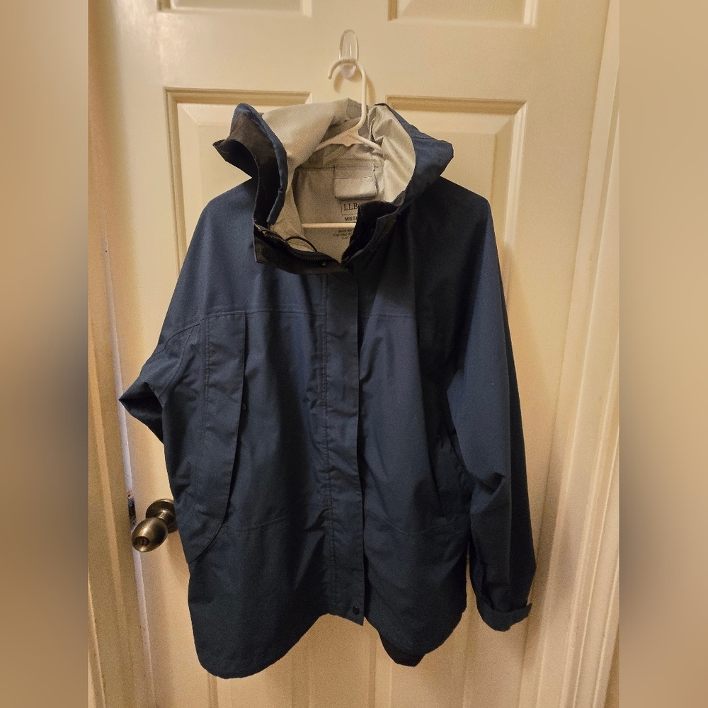L.L.Bean Women's Trail Model Rain Jacket Misses XL EUC